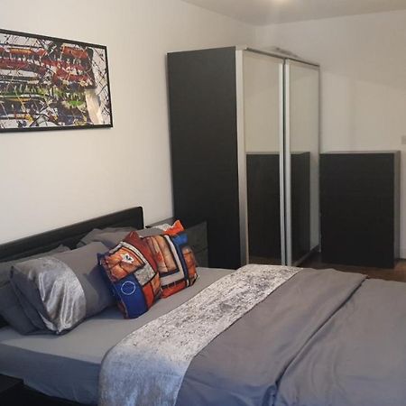 Double Room With Shared Bathroom London Exteriör bild