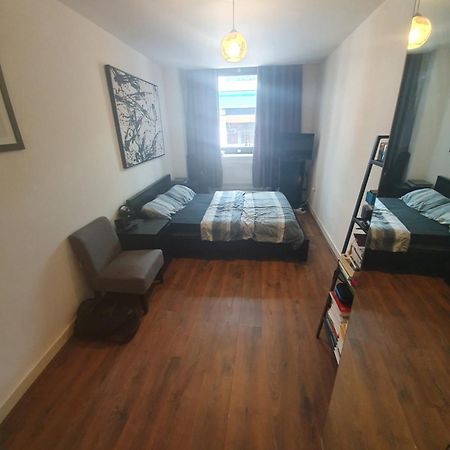 Double Room With Shared Bathroom London Exteriör bild
