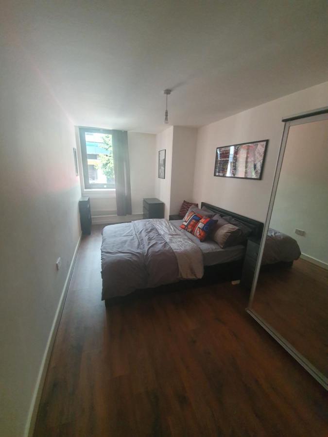 Double Room With Shared Bathroom London Exteriör bild