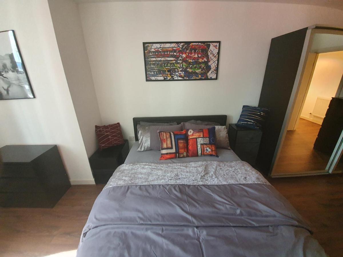 Double Room With Shared Bathroom London Exteriör bild